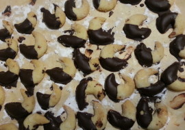 Vanillekipferl with dark chocolate tips